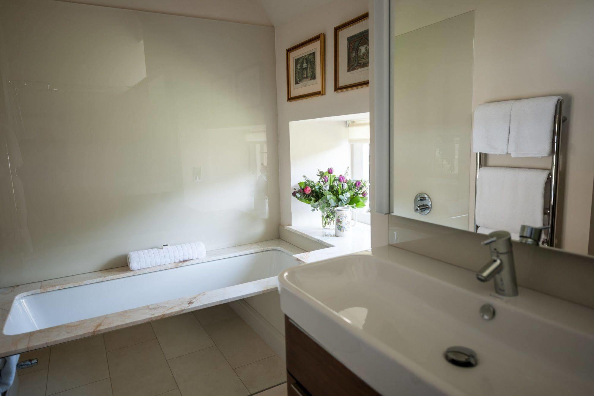 Buckland Manor - A Relais & Chateaux Hotel Broadway  Buitenkant foto
